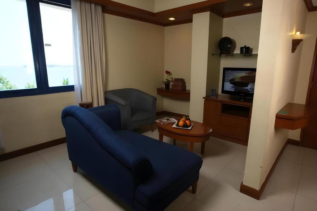 Makassar Golden Hotel Exterior foto