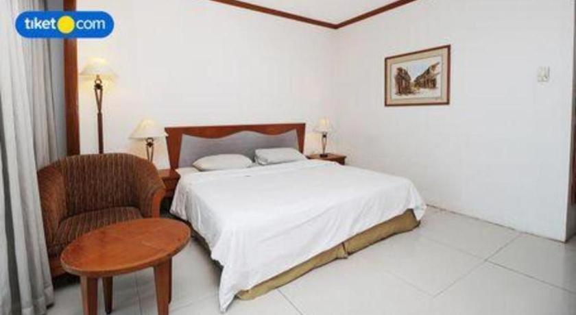 Makassar Golden Hotel Exterior foto